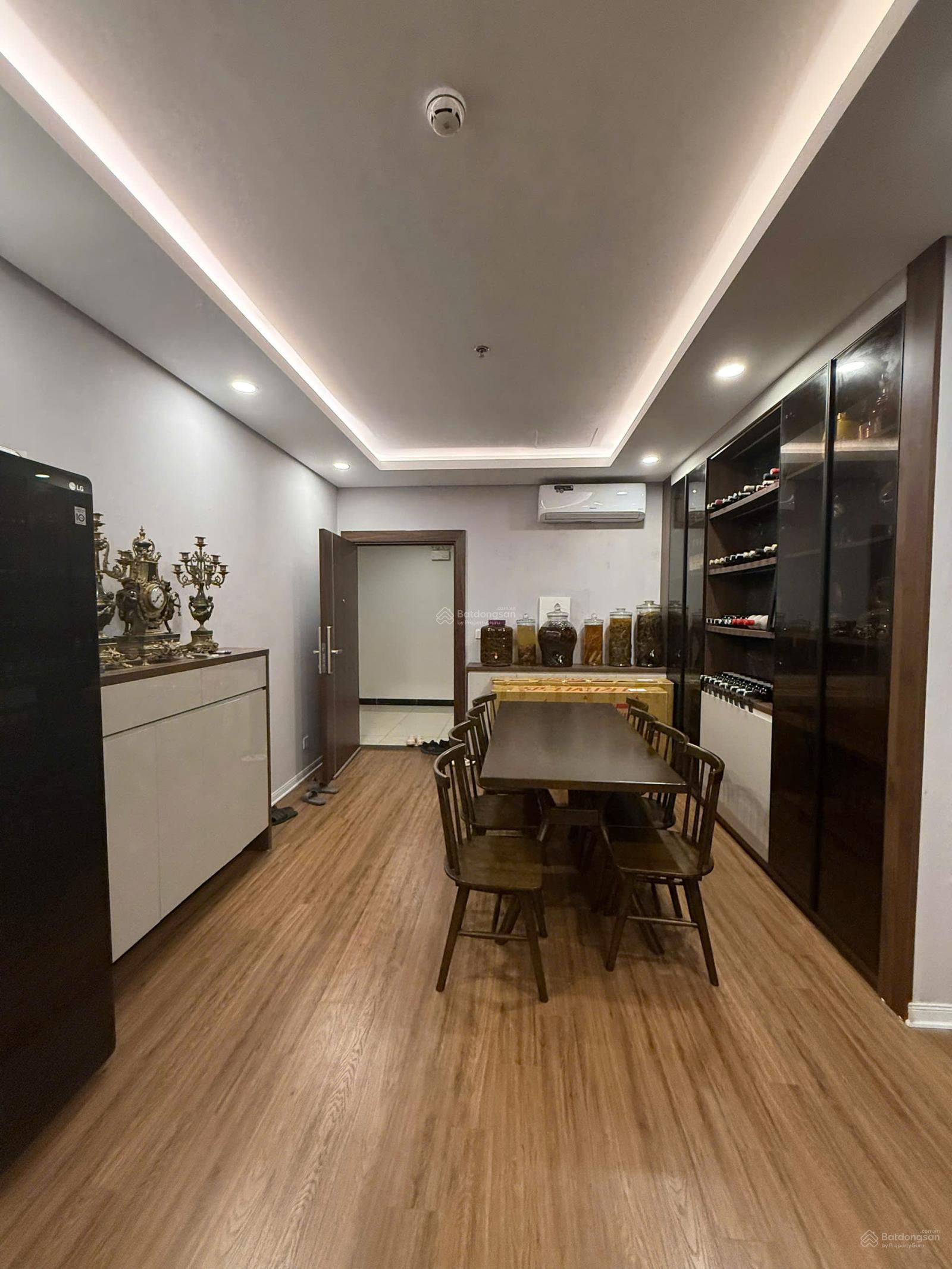 Bán căn hộ góc 3PN, 2WC, 2 ban công tại Bình Minh Garden Full nội thất, sổ đỏ sẵn, giá tốt