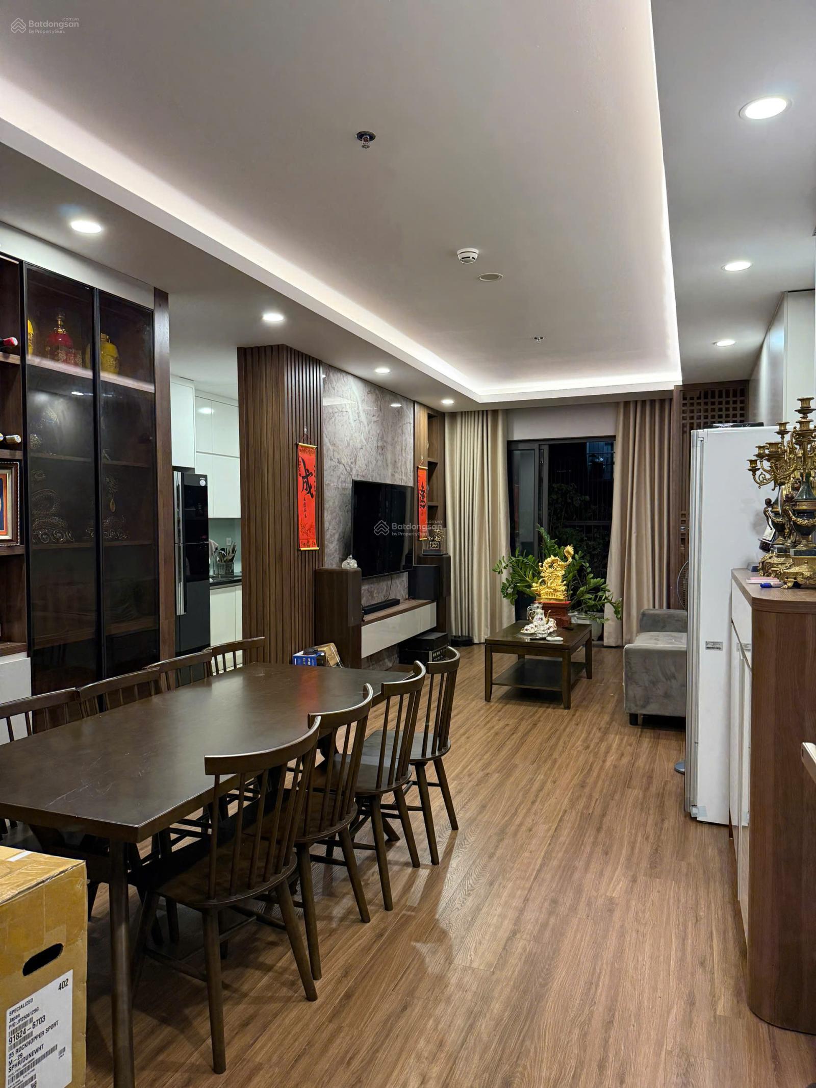 Bán căn hộ góc 3PN, 2WC, 2 ban công tại Bình Minh Garden Full nội thất, sổ đỏ sẵn, giá tốt