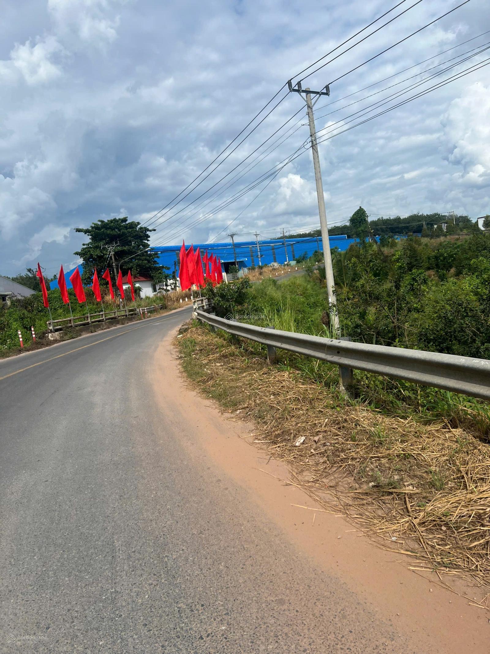 BÁN NHANH LÔ ĐẤT THỔ CƯ GẦN TRUNG TÂM Y TẾ GIÁ 390 TR BÁN NHANH LÔ ĐẤT THỔ CƯ GẦN TRUNG TÂM Y TẾ GIÁ 390 TR