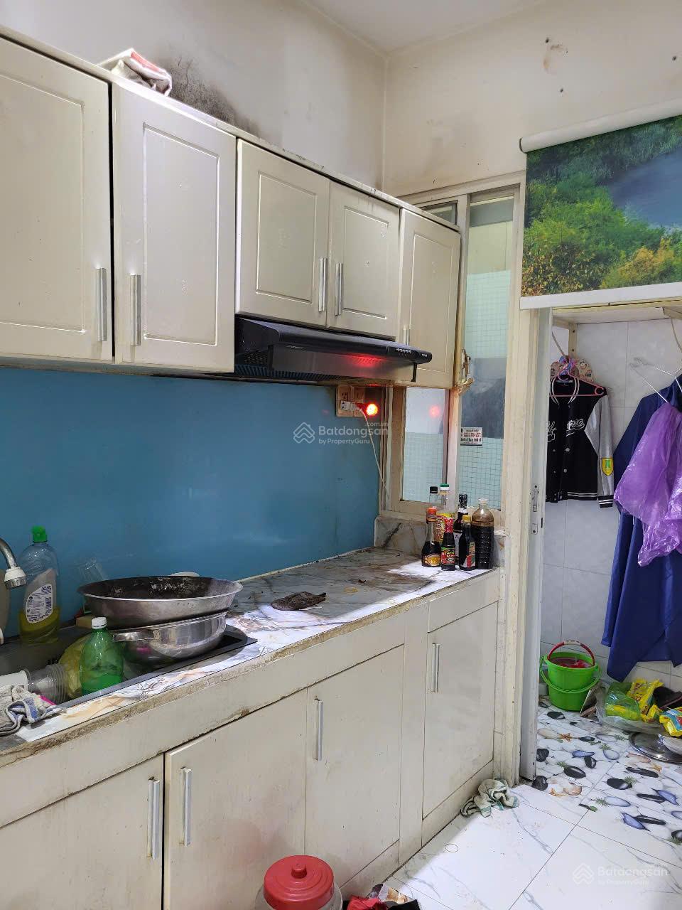 Bán căn hộ 2 phòng ngủ, sổ hồng thời gian sử dụng lâu dài DT 61m2 hường Tây lô B 16.8
