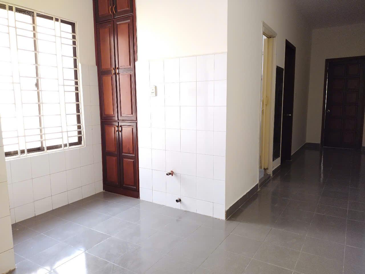 Bán gấp chung cư Him Lam Đồng Diều, P4, Q8 thang bộ lầu 1 DT 75m2, 2PN, 1WC