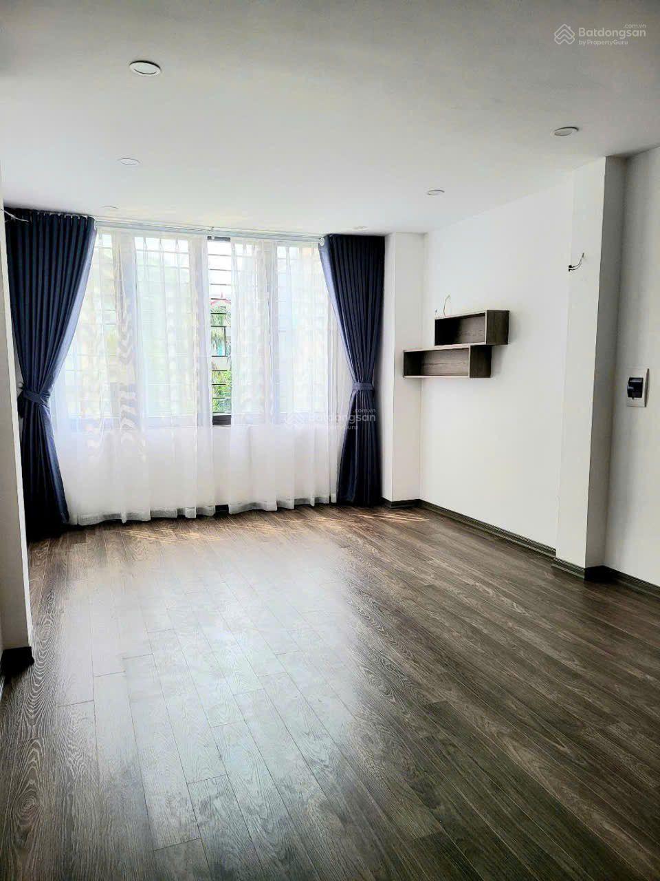 Bán nhà Bồ Đề 50 m2 4 tầng 10.2 tỷ ngõ ô tô thông, ô tô vào nhà, kinh doanh