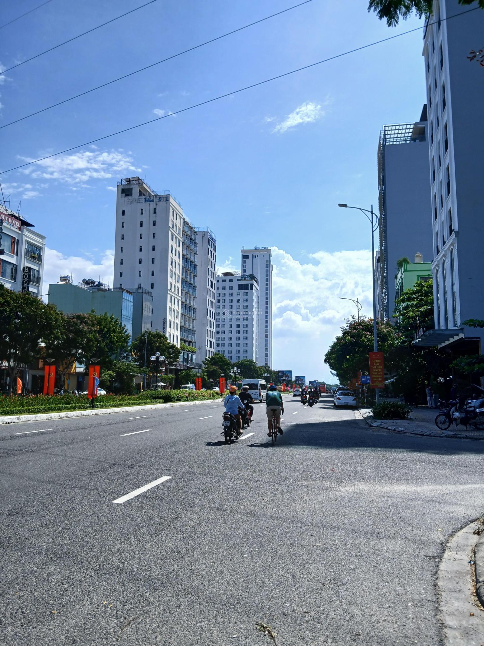 Sát bên Võ Văn kiệt 98m2 ngang 6m nhà 3 tầng giá chỉ 8ty5 còn tl
