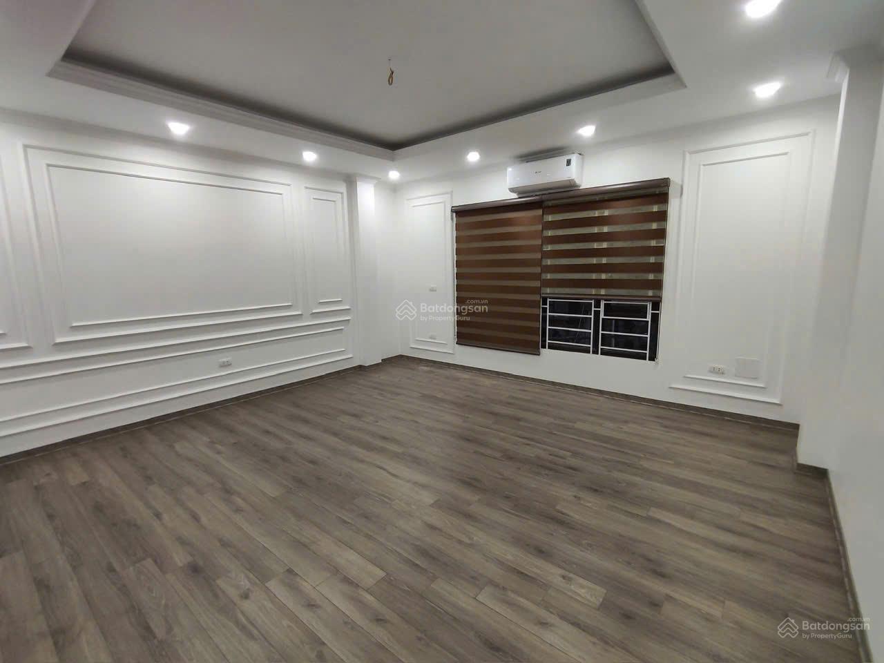 Cho thuê gấp nhà mới Vạn Phúc, DT 50m2 x 6 tầng, mặt tiền 5m, thang máy , ô tô vào nhà.Giá 23tr/th Cho thuê gấp nhà mới Vạn Phúc, DT 50m2 x 6 tầng, mặt tiền 5m, thang máy , ô tô vào nhà.Giá 23tr/th