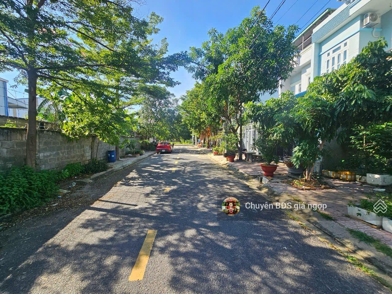 Bán đất KDC Đất Mới, gần ngã tư Chiêu Liêu, phường Tân Bình, TP Dĩ An. DT 110m2, giá chỉ 2,38 tỷ