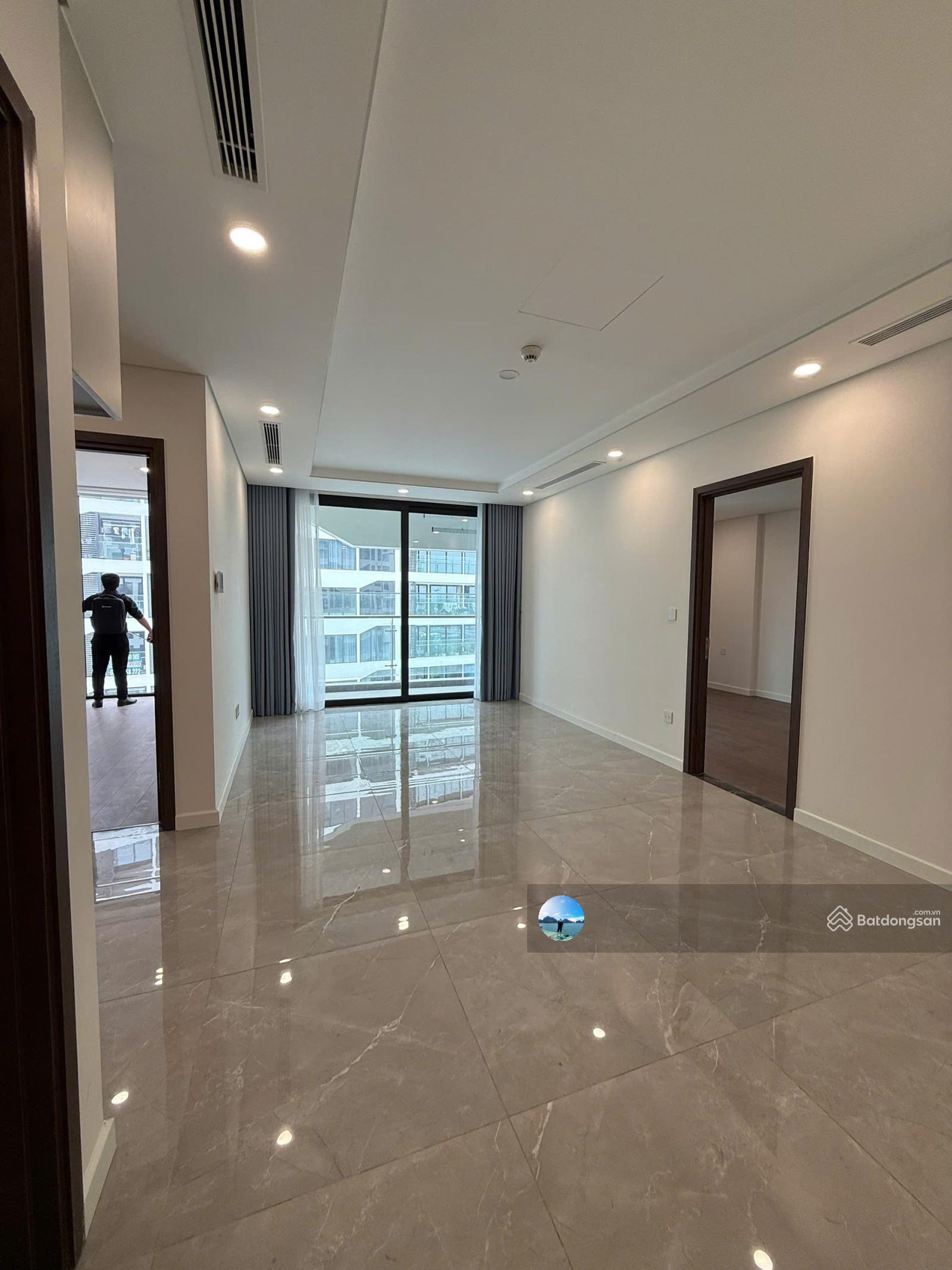 Chính chủ bán căn hộ 2 phòng ngủ 80m2 - Sunshine Green Iconic - em Long 0869 971 ***