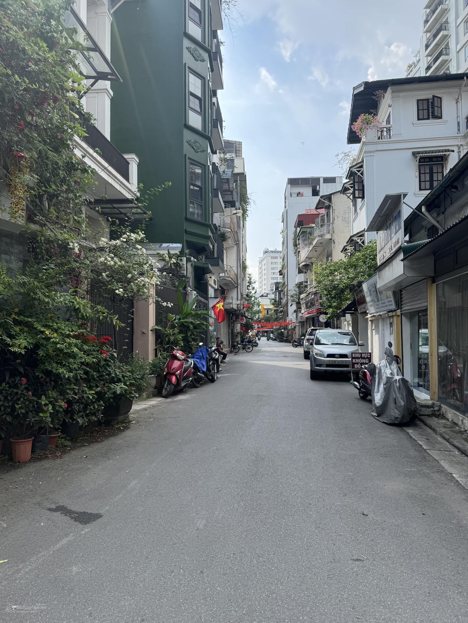 (Chính chủ) Bán nhà mặt phố Liên Trì, Hạ Hồi, Diện tích 120m2 7 tầng thang máy, giá 65 Tỷ