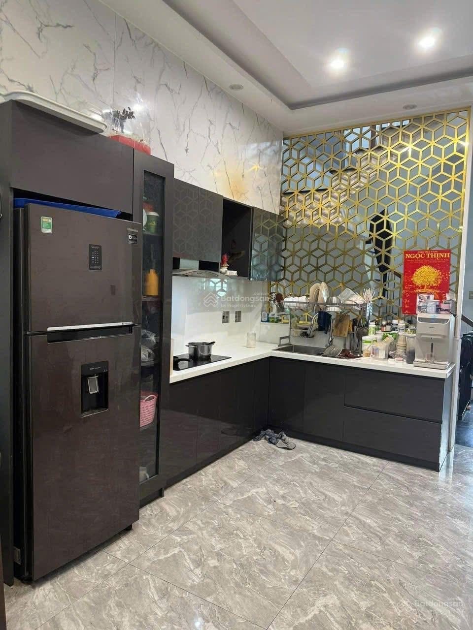 Bán gấp nhà 4 tầng mặt tiền Tiểu La, 75m2 đang cho thuê 30tri/tháng, trục đường lớn 10m5 Hải Châu Bán gấp nhà 4 tầng mặt tiền Tiểu La, 75m2 đang cho thuê 30tri/tháng, trục đường lớn 10m5 Hải Châu