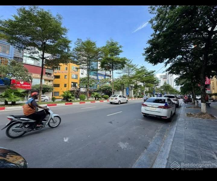 Tôi cần bán nhà mặt phố Trần Thái Tông, diện tích 40m2, 5 tầng
