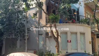 Bán liền kề Lô Góc 102 Trường Chinh. DT 80m2x 4T,hai mặt tiền rộng. Giá 35 tỷ.