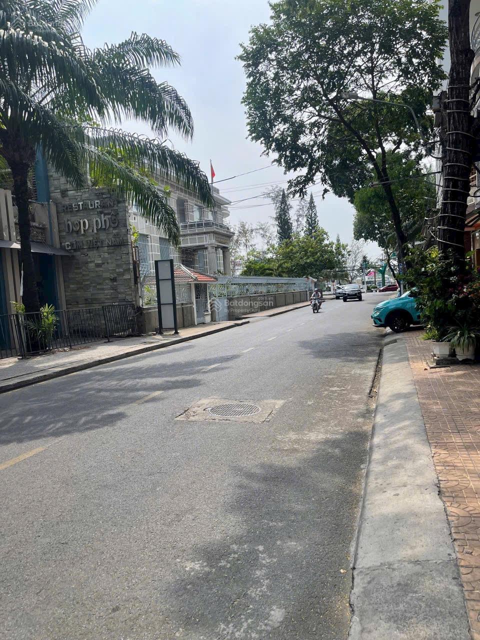 Bán nhà 3 lầu mặt tiền Ngô Gia Tự ngay sát Bến Ninh Kiều giá tốt