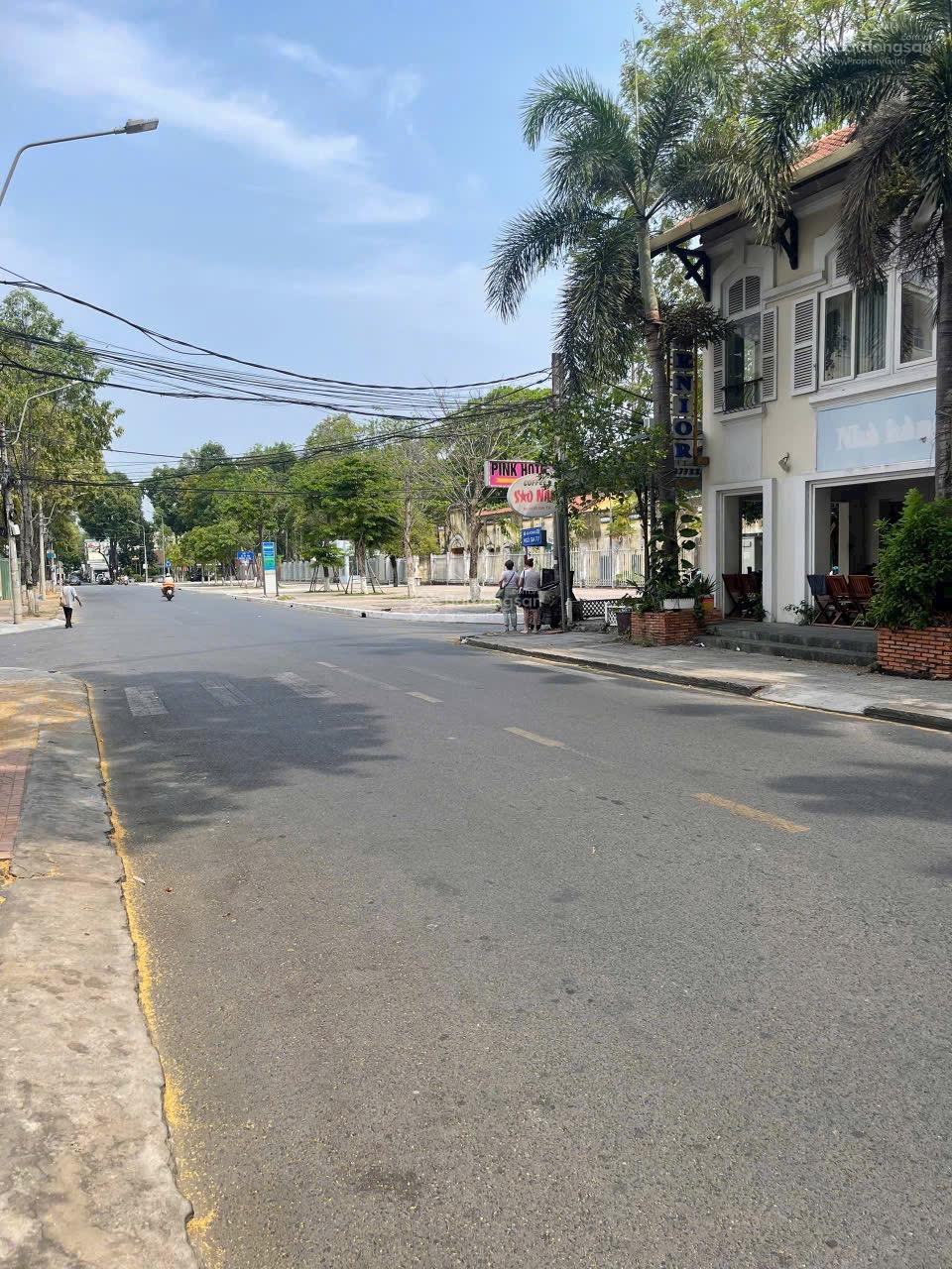 Bán nhà 3 lầu mặt tiền Ngô Gia Tự ngay sát Bến Ninh Kiều giá tốt