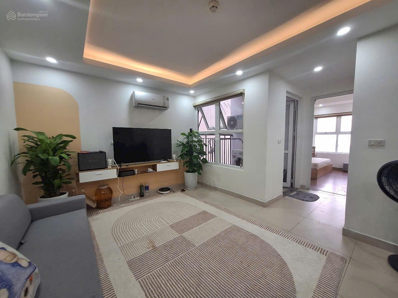 Hàng hiếm! Bán CH 62m2, tầng trung giá chỉ 3, x tỷ thiết kế 2N, 2WC rộng thoáng mát, full nội thất
