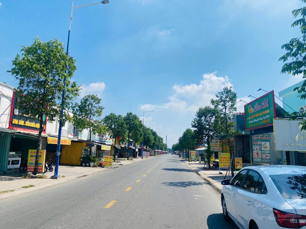 Bán nhà mặt phố tại D27, Hòa Phú, Thủ Dầu Một, 3,88 tỷ đang cho thuê 12tr/m2 kinh doanh thuận lợi