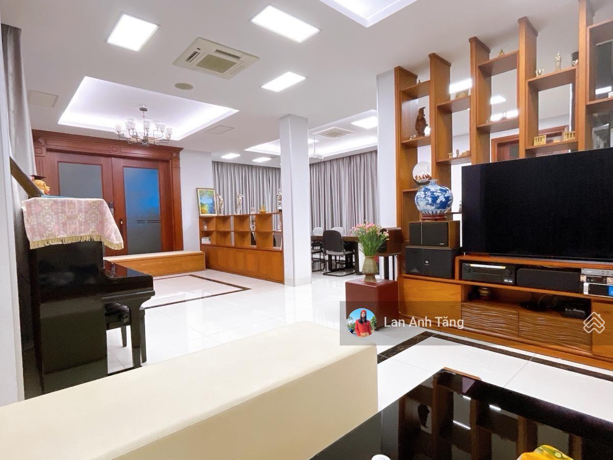 BIỆT THỰ LIỀN KỀ KĐT VĂN QUÁN 215m - MẶT TIỀN 10m - SÁT HỒ - Ô TÔ TRÁNH - GIÁ ĐẦU TƯ.