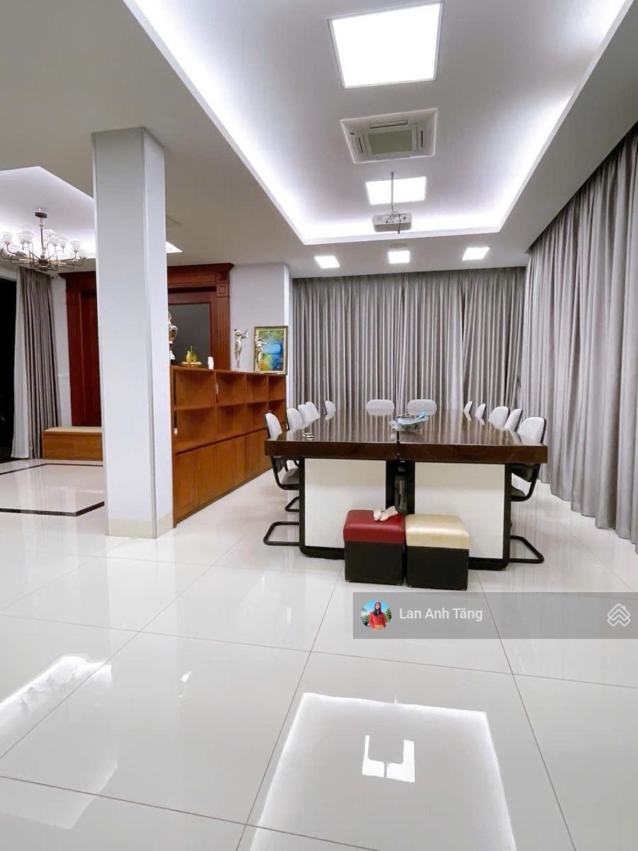 BIỆT THỰ LIỀN KỀ KĐT VĂN QUÁN 215m - MẶT TIỀN 10m - SÁT HỒ - Ô TÔ TRÁNH - GIÁ ĐẦU TƯ.