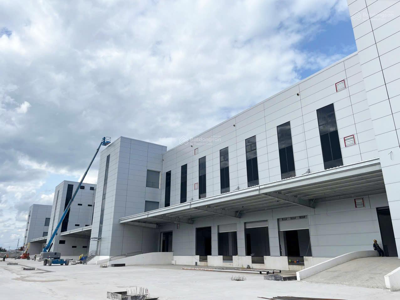 Chính chủ cho thuê nhà xưởng cao cấp tại khu công nghiệp Long Hậu - Premium Factory for Lease