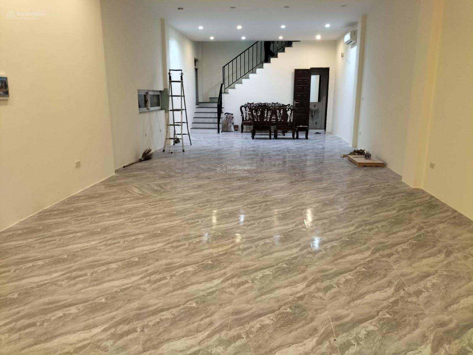 CHO THUÊ NHÀ 3 TẦNG, NGÃ 3 NGỌC HỒI. DT 80m2 GIÁ 20TR, VỈA HÈ 6M. CHO THUÊ NHÀ 3 TẦNG, NGÃ 3 NGỌC HỒI. DT 80m2 GIÁ 20TR, VỈA HÈ 6M.