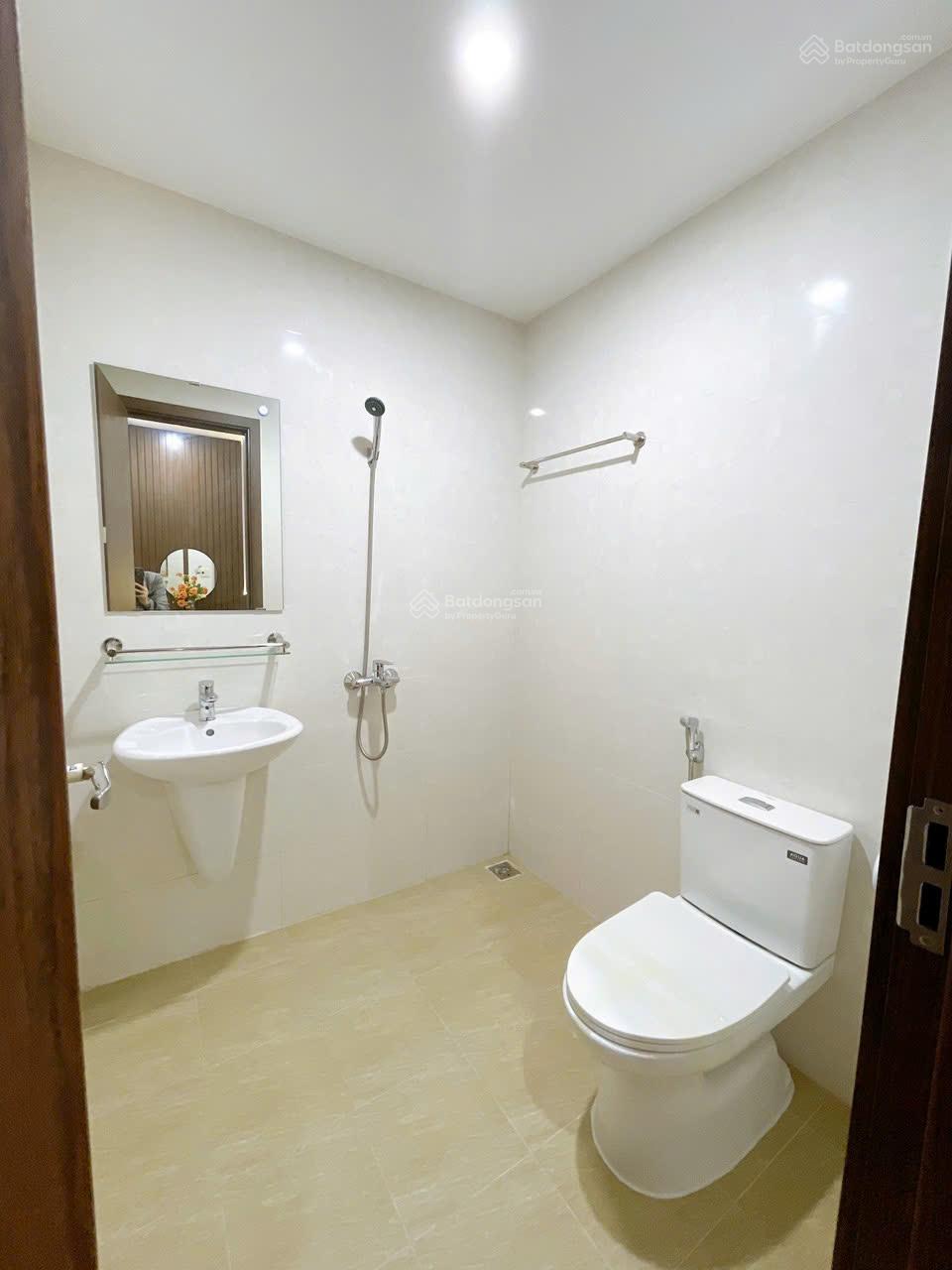 Chung cư Bình An - Quảng Thắng - 2 ngủ - ban công Đông Nam - view bể bơi, trường