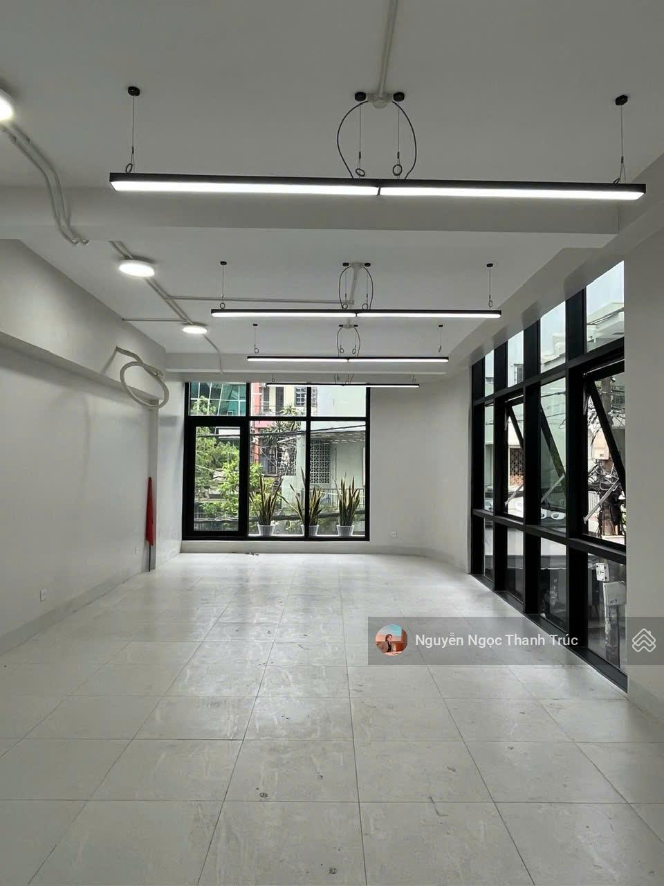 Cho thuê toà nhà góc 2 mặt Tiền Đào Duy Anh, phường 9, Quận Phú Nhuận