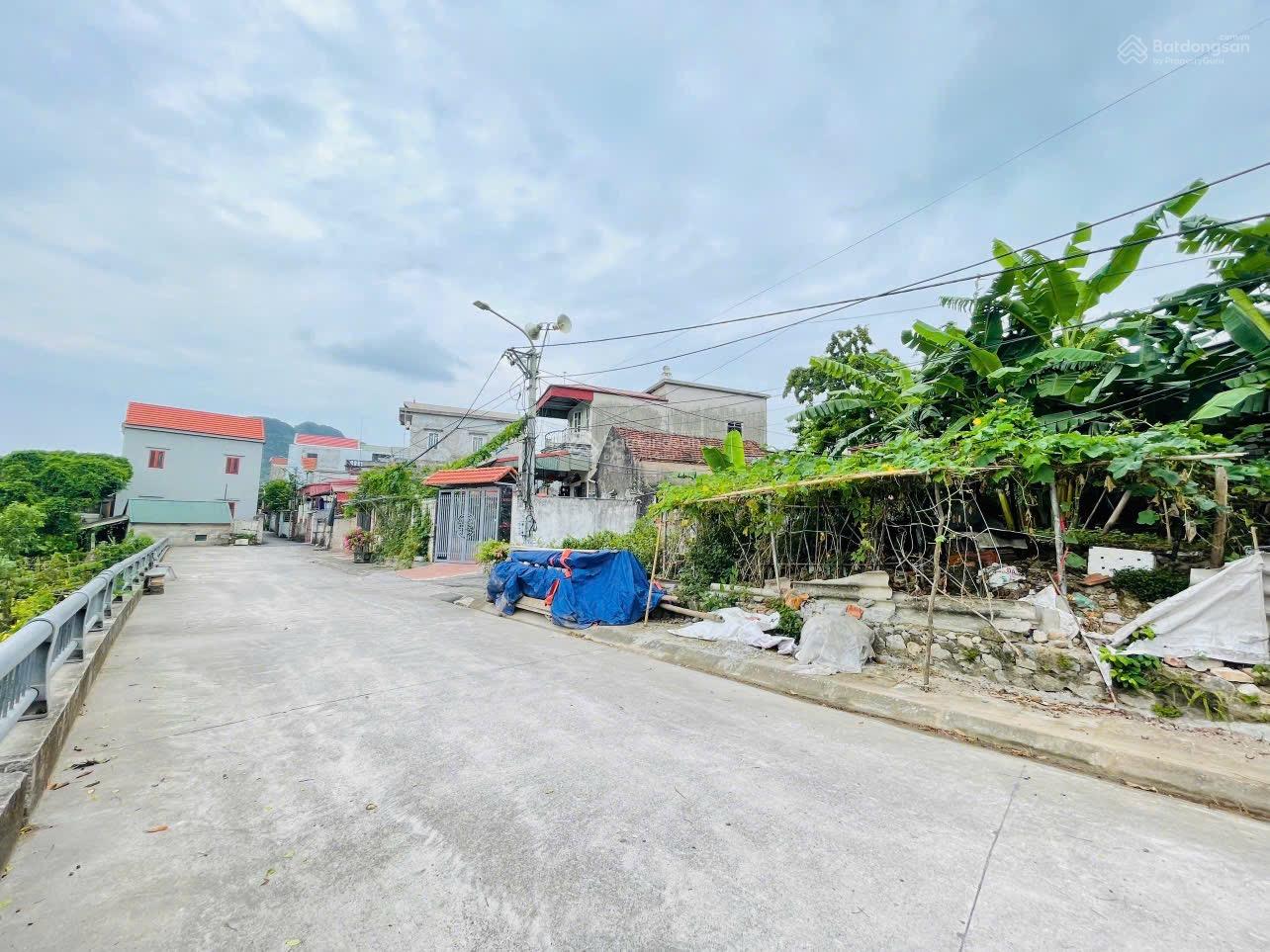 Kim Bảng,,, Đất 82m2 view Sông, gần Tam Chúc
