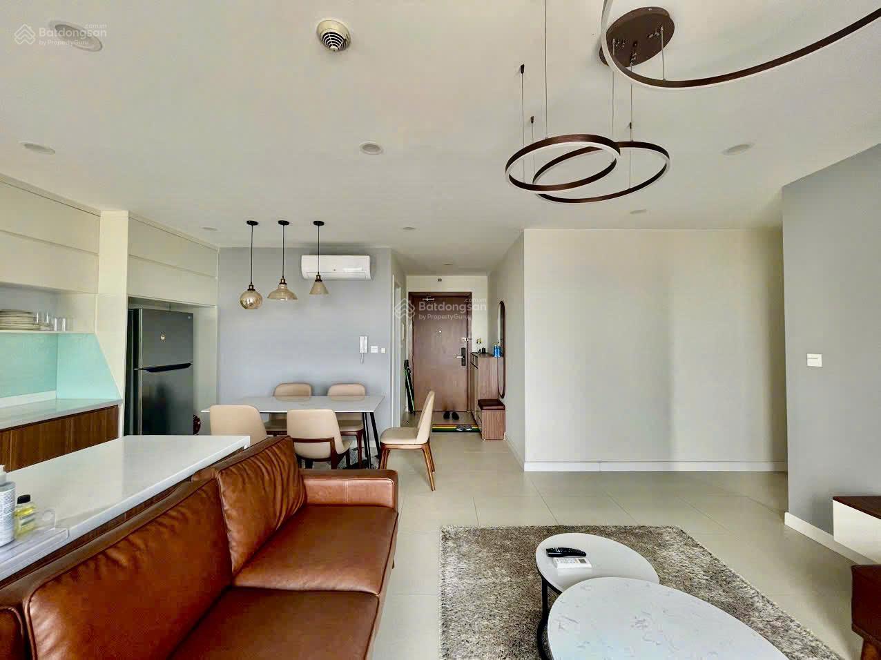 Bán căn hộ Kosmo Tây Hồ 2 phòng ngủ, 78.5 m2 view Hồ Tây, full nội thất, giá bán 8.2 tỷ bao phí