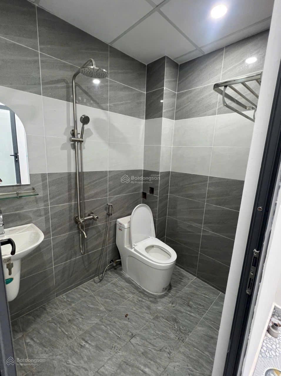 Bán nhà 1 trệt lửng mặt tiền kinh doanh đường Nguyễn Bình Phường Phú Lợi TP Hồ Chí Minh