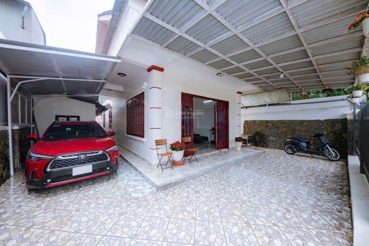 Bán căn biệt thự 2 mặt tiền giá tốt Nguyễn Hữu Cảnh P8. Đà Lạt DT: 245m2 ngang 12,7 chỉ 13,8tỷ.
