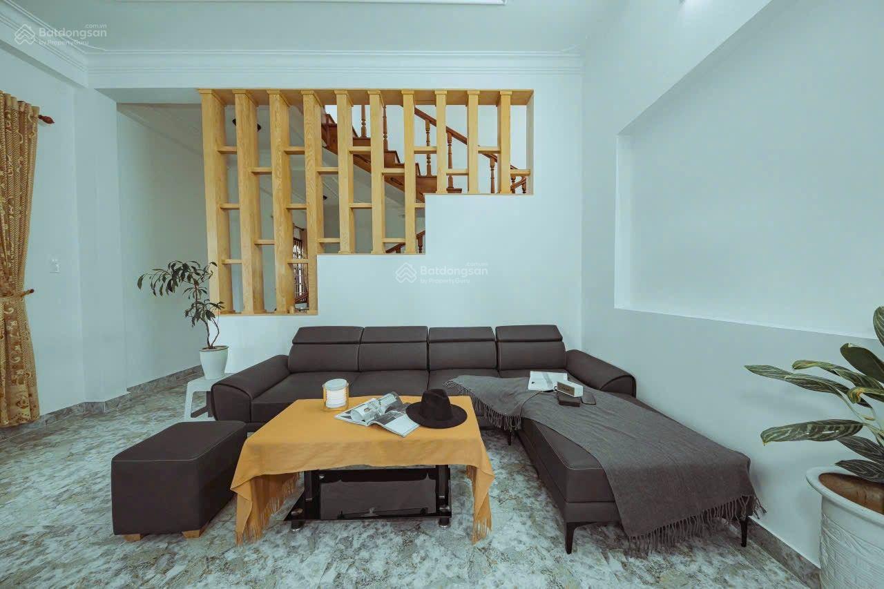 Bán căn biệt thự 2 mặt tiền giá tốt Nguyễn Hữu Cảnh P8. Đà Lạt DT: 245m2 ngang 12,7 chỉ 13,8tỷ.