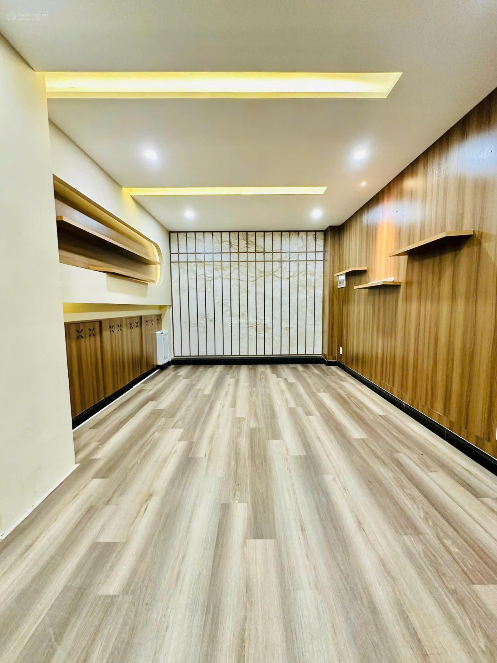 Cho thuê nhà mặt tiền Tú Xương, Phường 6, Quận 3. Ngang 7m - giá chỉ 60 triệu/tháng Cho thuê nhà mặt tiền Tú Xương, Phường 6, Quận 3. Ngang 7m - giá chỉ 60 triệu/tháng