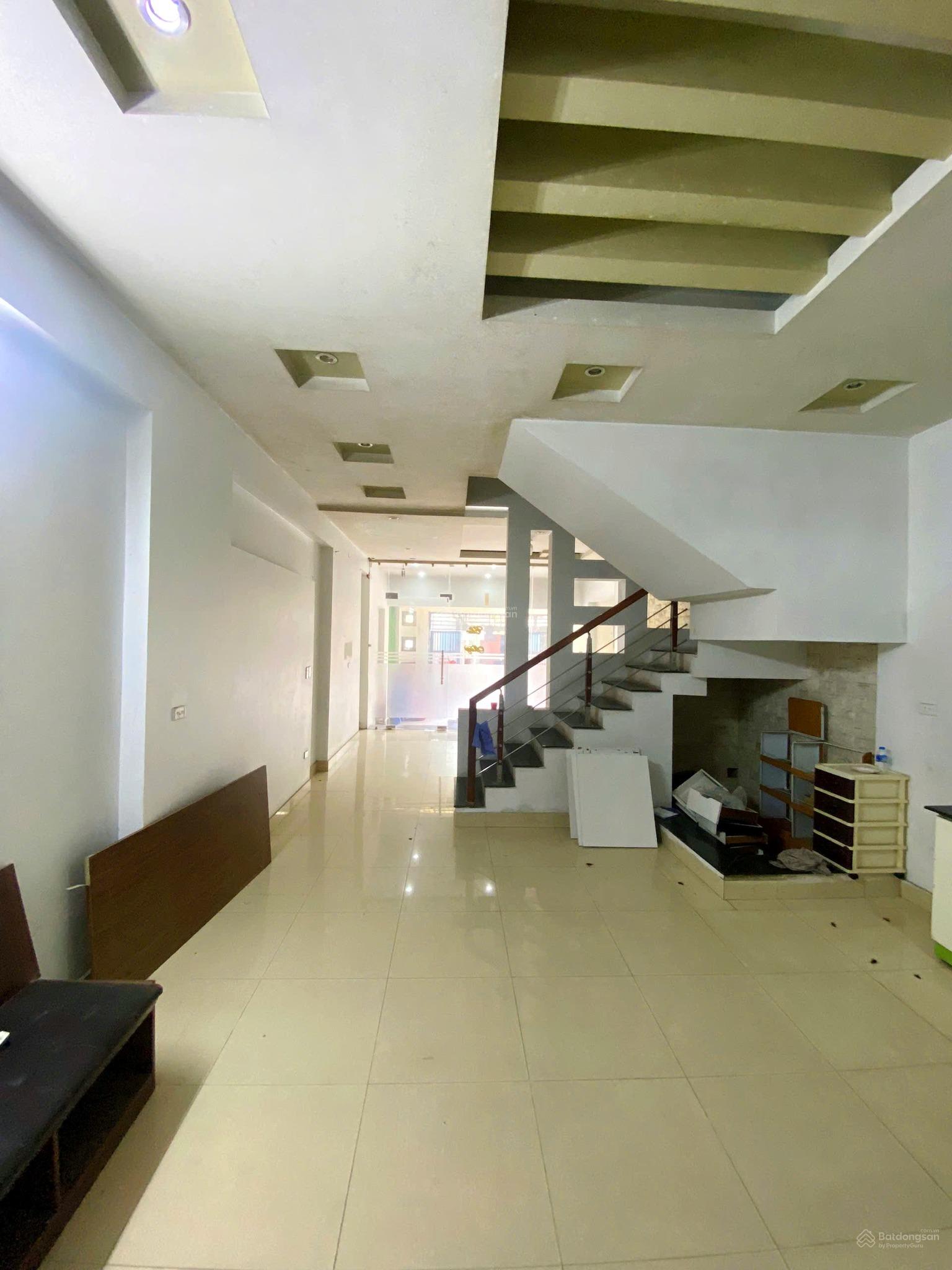 Chính chủ bán nhà 90 m, 5 tầng, 19,9 tỷ, liền kề KĐT Văn Phú, Hà Đông, phân lô ô tô, kinh doanh.