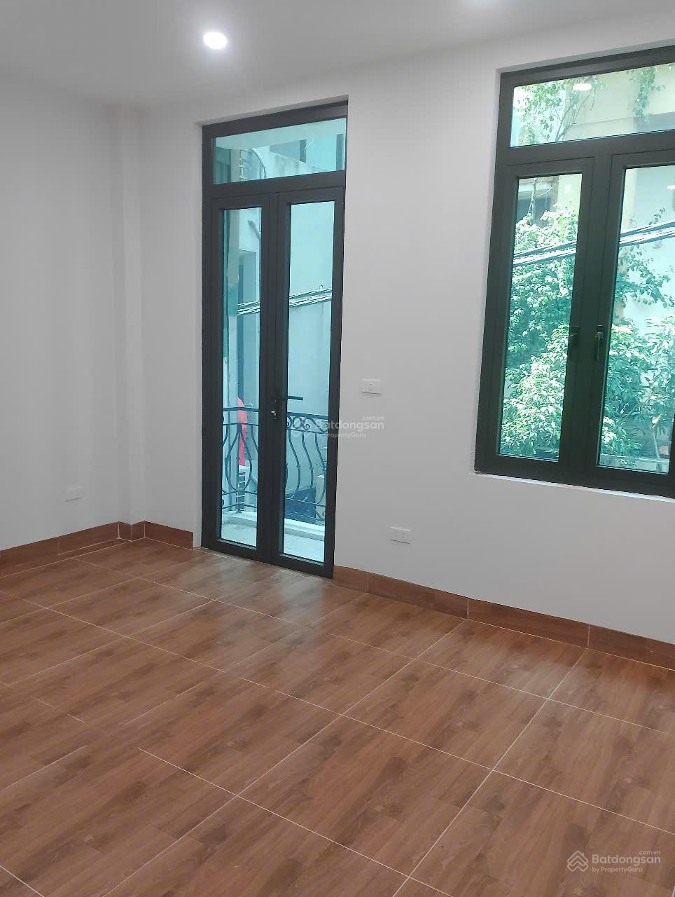 Bán nhà riêng tại ngõ 59 phố Hưng Phúc, Hoàng Mai giá 228tr/m2, 33m2 4T*3PN, đẹp mới