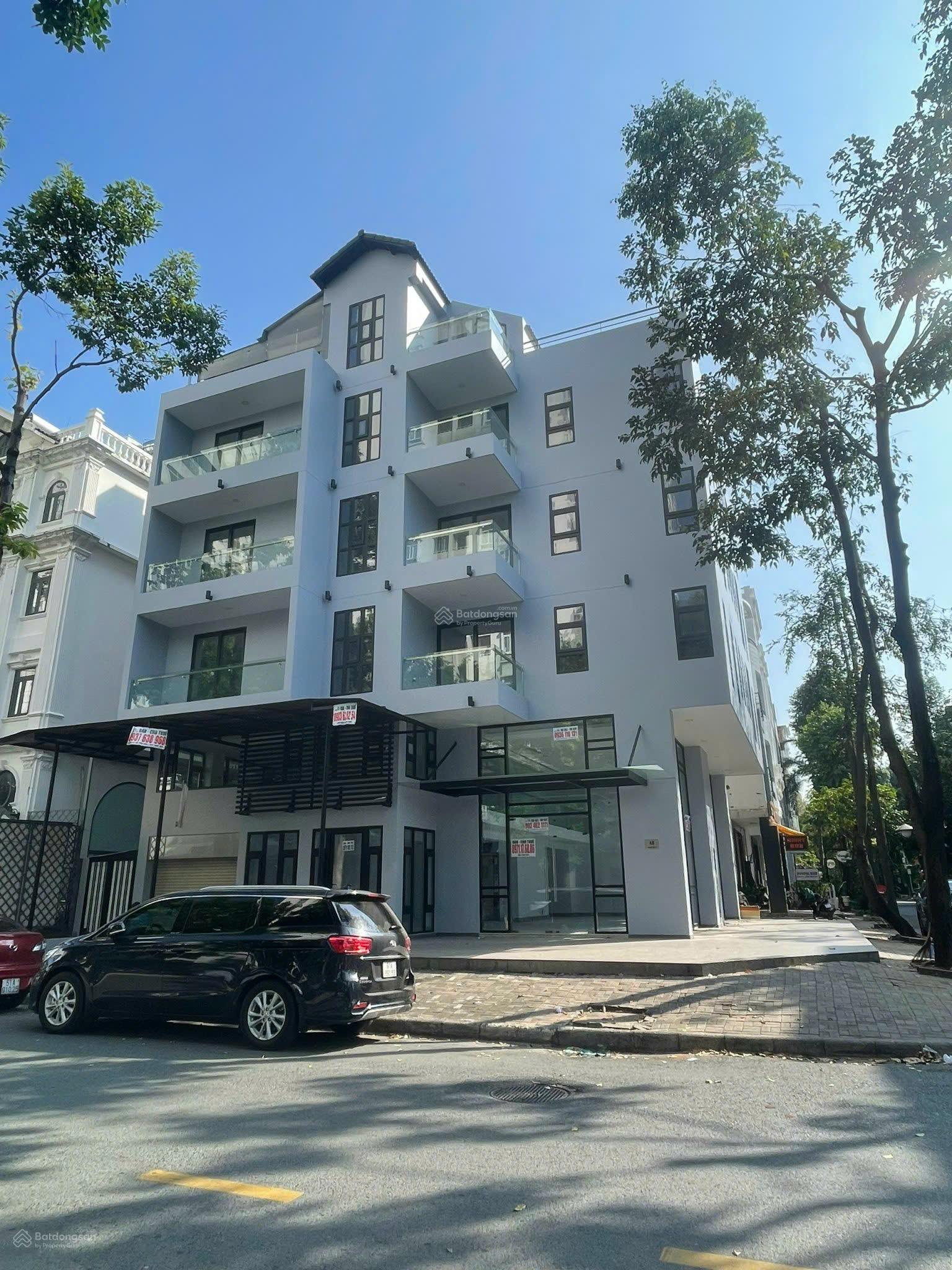 Cho thuê nhà phố góc 02 mặt tiền Bùi Bằng Đoàn Phú Mỹ Hưng Quận 7. Cho làm mọi ngành nghề giá tốt