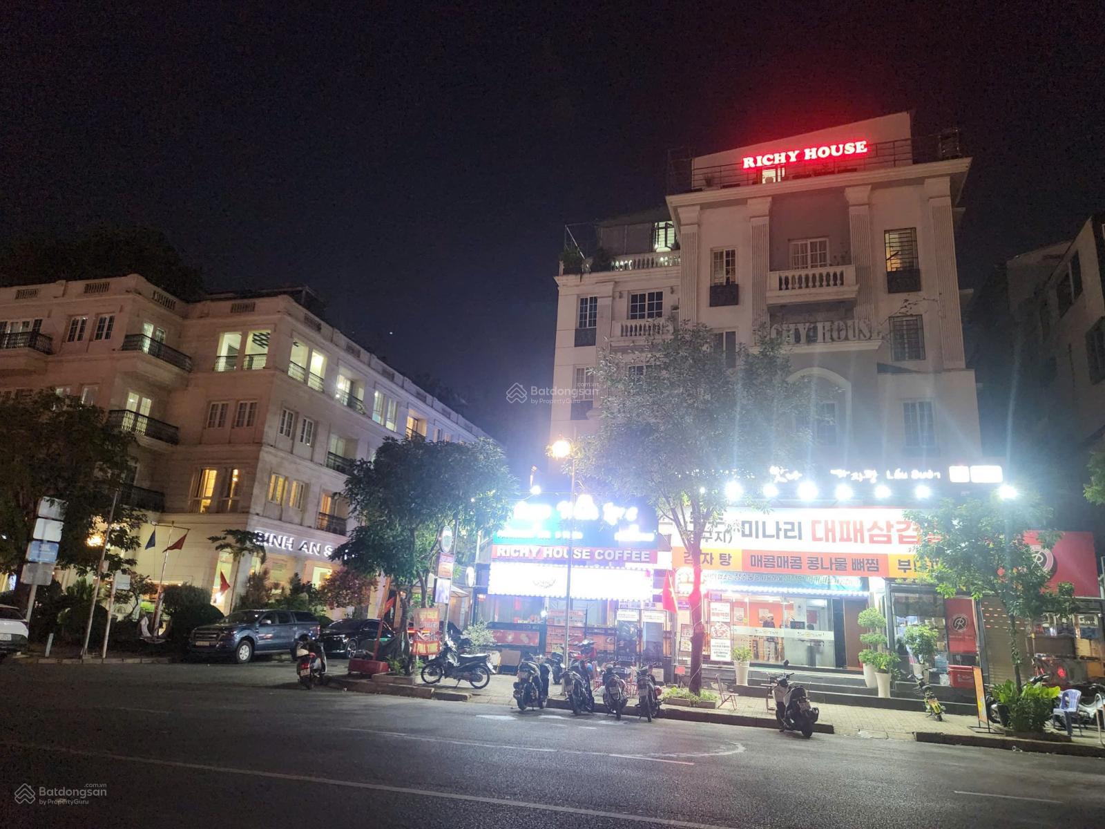 Cho thuê nhà phố góc 02 mặt tiền Bùi Bằng Đoàn Phú Mỹ Hưng Quận 7. Cho làm mọi ngành nghề giá tốt