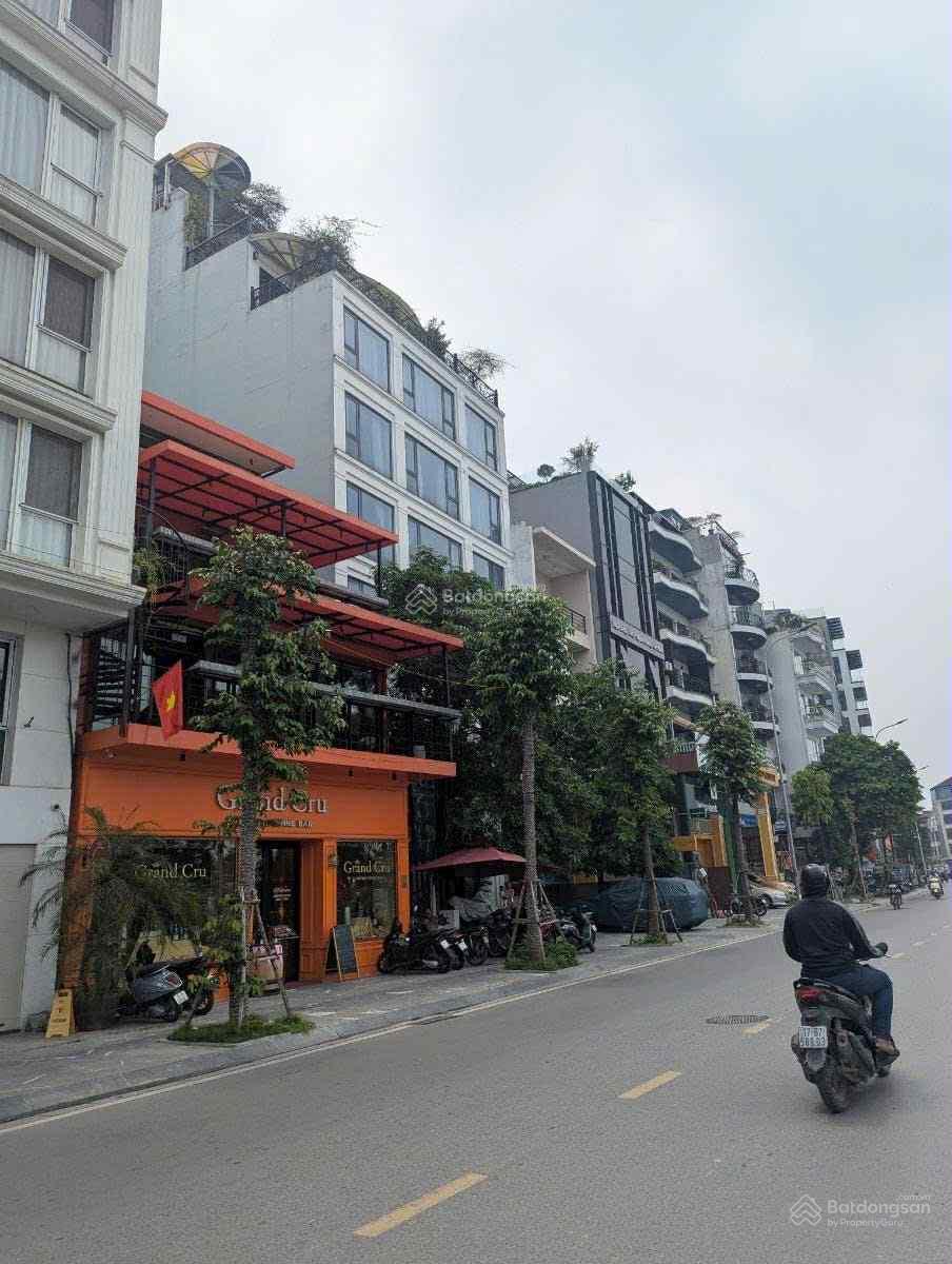 Cần ra đi nhanh lô đất 179m², mặt tiền rộng 13,8m², tọa lạc tại Mặt phố Xuân Diệu, Tây Hồ.