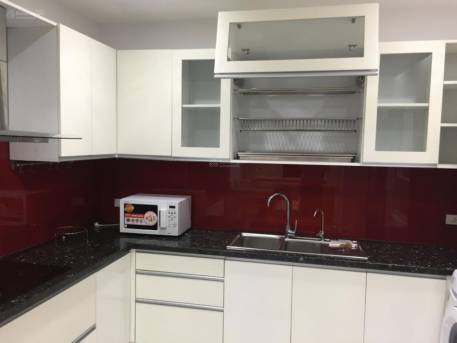 Cho thuê Căn hộ đủ nội thất 112 m2, 2PN, full đồ, Vinhomes Royal City, Thanh Xuân, giá 19 triệu.
