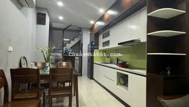 Bán Nhà riêng khu phân lô Nguyễn Đình Hoàn, 8,5 tỷ, 30 m2 - 5 tầng,