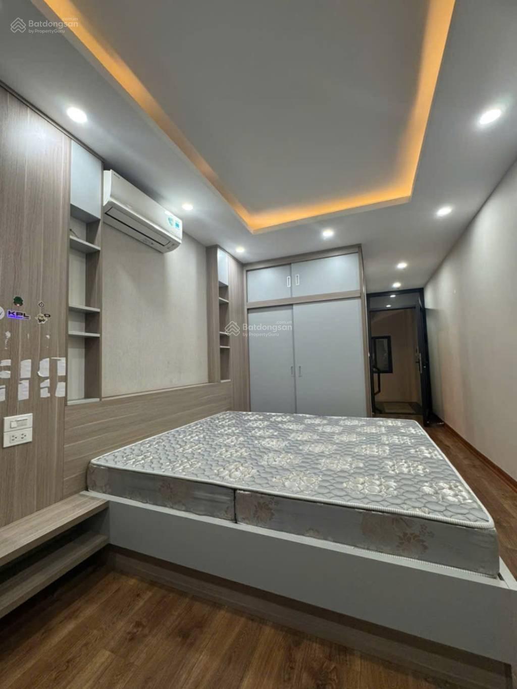 Bán Nhà riêng khu phân lô Nguyễn Đình Hoàn, 8,5 tỷ, 30 m2 - 5 tầng,