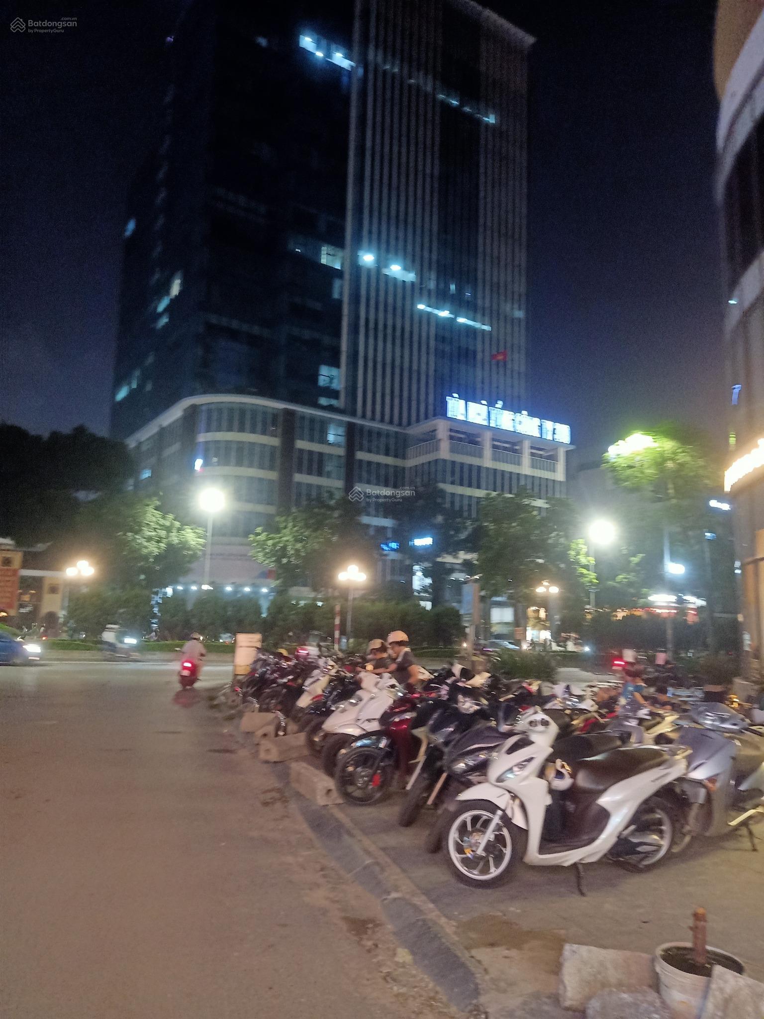 CỰC PHẨM SIÊU HIẾM PHÂN LÔ PHỐ LÊ VĂN LƯƠNG, 98M2 x 3 TẦNG, ÔTÔ TRÁNH, KINH DOANH SẦM UẤT,ĐA DẠNG