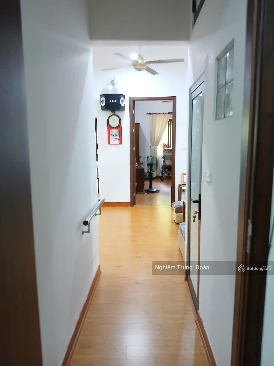 Cho thuê căn hộ 3PN giá 9.8 triệu phố Trần Đăng Ninh, Cầu Giấy. LH An Minh 0989 740 ***