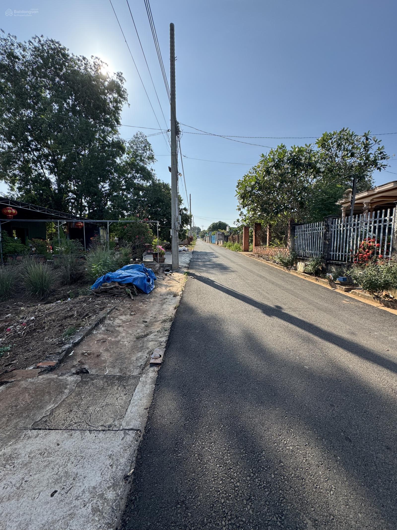 Hiếm có: Bán đất mặt tiền đường nhựa gần TL328 có sẵn nhà cấp 4, giá tốt hơn thị trường 20% 2,55 tỷ Hiếm có: Bán đất mặt tiền đường nhựa gần TL328 có sẵn nhà cấp 4, giá tốt hơn thị trường 20% 2,55 tỷ