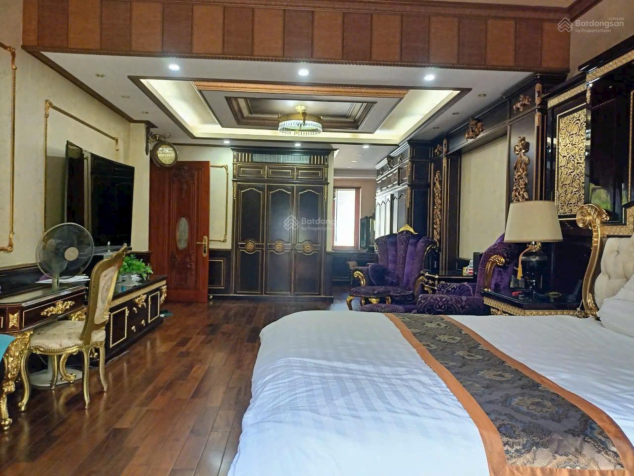 Bán biệt thự view đẹp tại Mỹ Tú 1, Lý Long Tường, Q7, 215 tỷ, 480m2