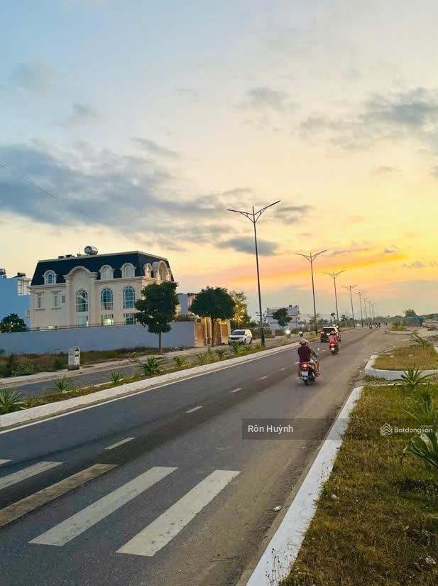 Duy nhất 1 lô rẻ nhất KĐT Nam Sông Cái mặt hướng ra sông đường Yersin giá chỉ 14tr/m2