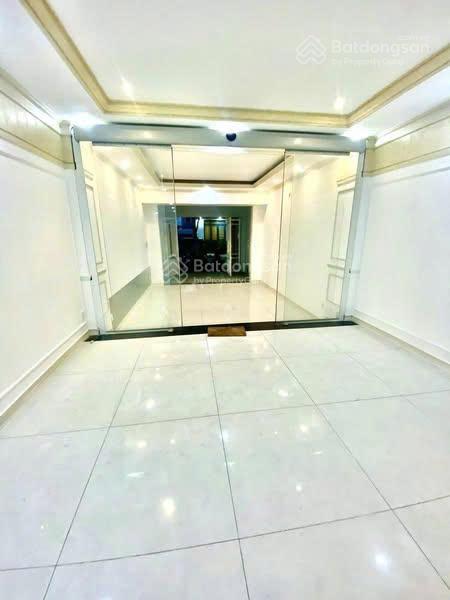 Cho thuê nhà 90A Hoa Lan, Phường 2, Phú Nhuận - DT 5x22 mét - 6 phòng lớn