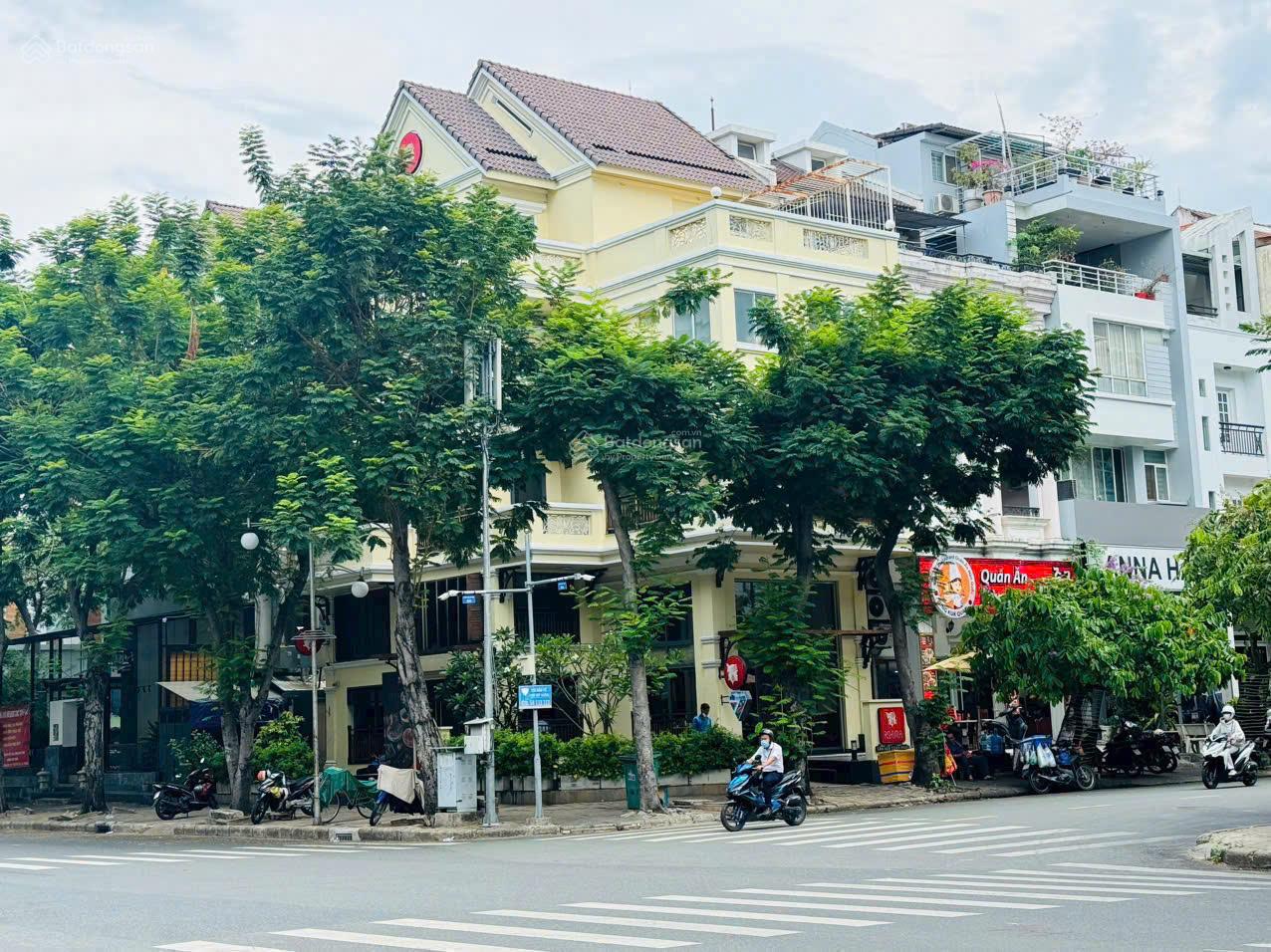 Chính chủ cho thuê nhà 2 mặt tiền đẹp đắc địa trên đại lộ Bùi Bằng Đoàn và đường số 6 quận 7 Chính chủ cho thuê nhà 2 mặt tiền đẹp đắc địa trên đại lộ Bùi Bằng Đoàn và đường số 6 quận 7