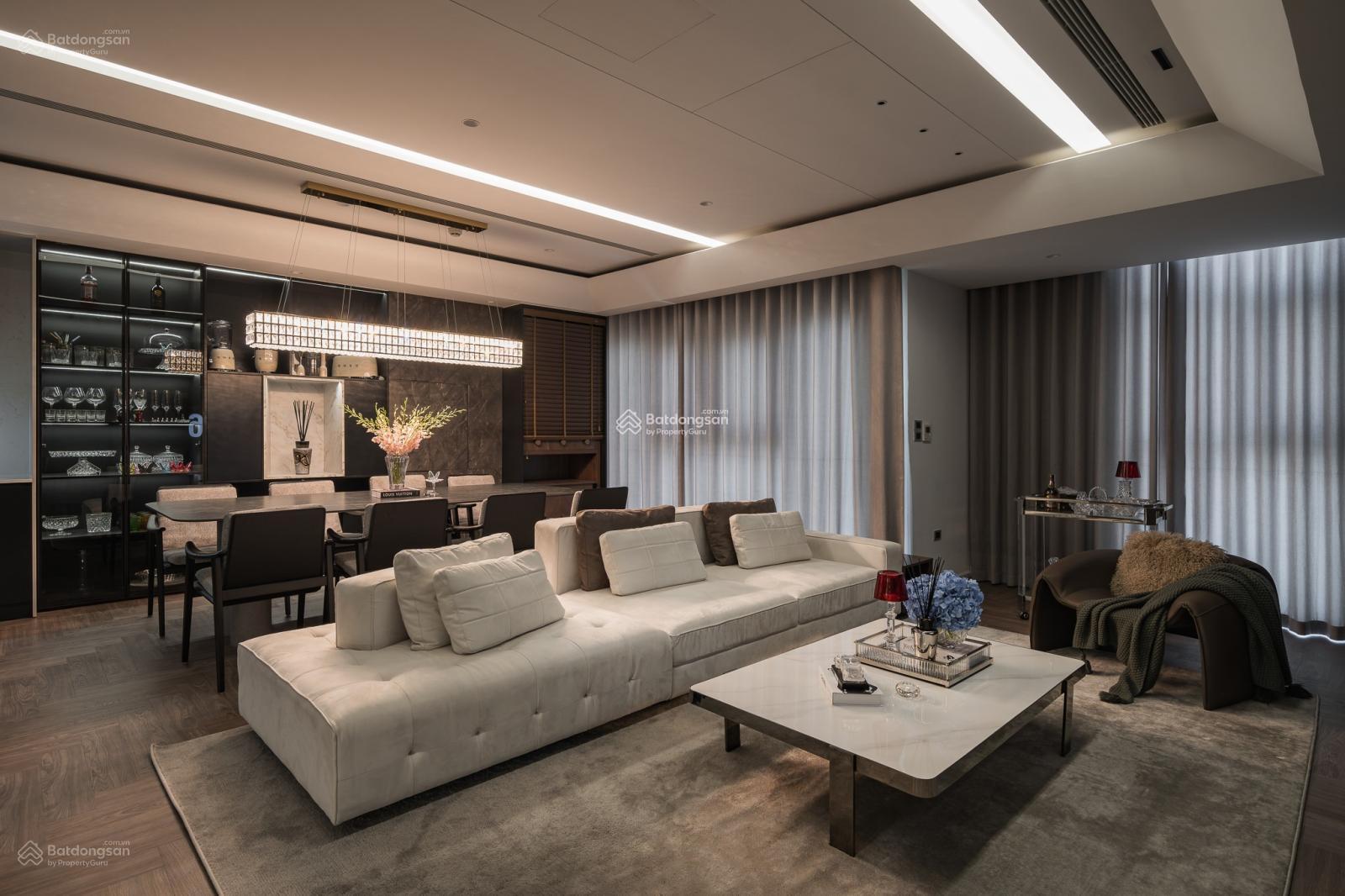 Chủ nhà bán căn 105,8m tại R4 Royal City, 2N2W, full đồ, tầng đẹp, giá 9,9 tỷ