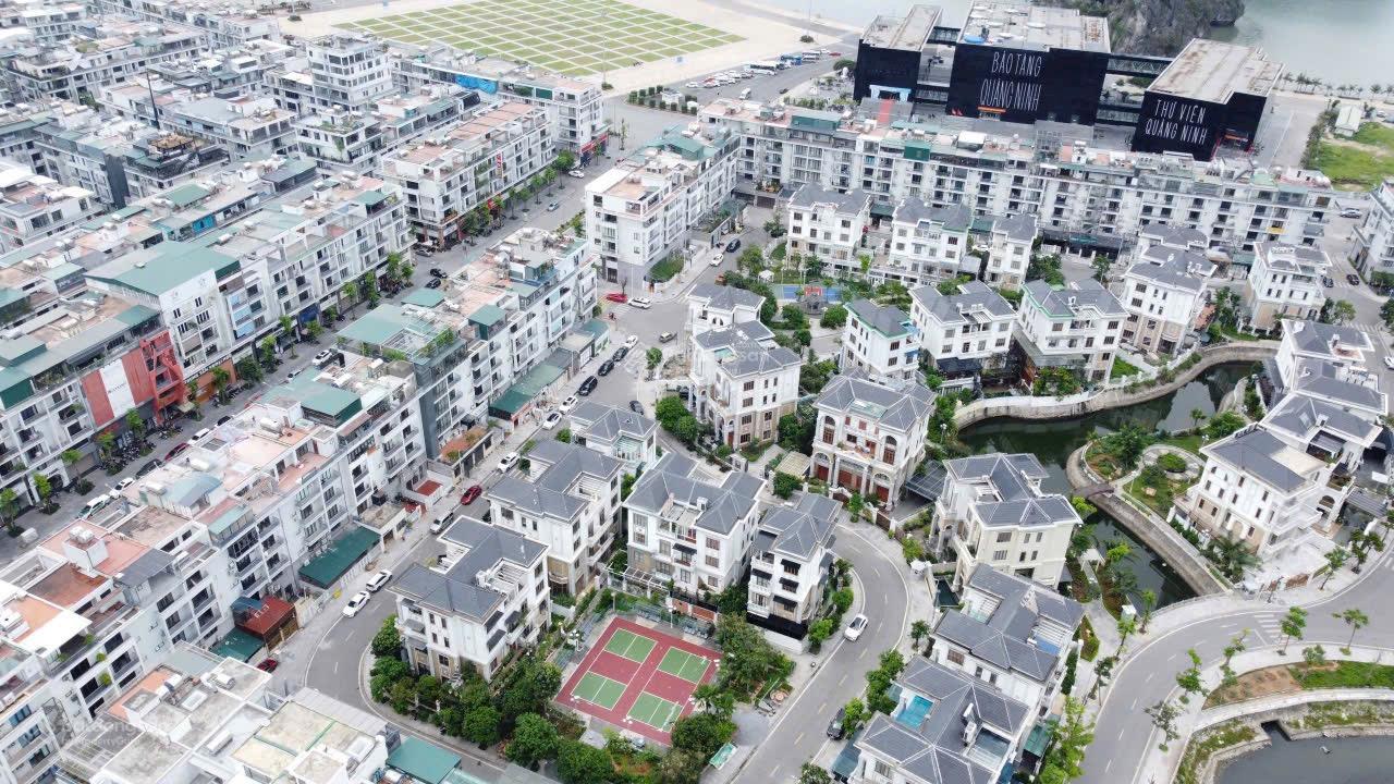Bán biệt thự 300m2 tại Mon Bay Hạ Long, 32 tỷ VND