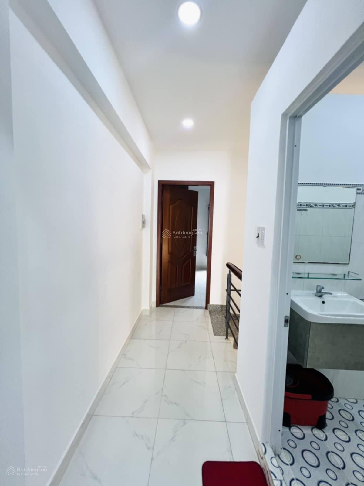 Tôi bán gấp căn nhà đường 6.3m Nguyễn Trãi - Q5. Giá 3Tỷ890. Cho thuê 25tr, gần Bệnh viện Quân Y 7A