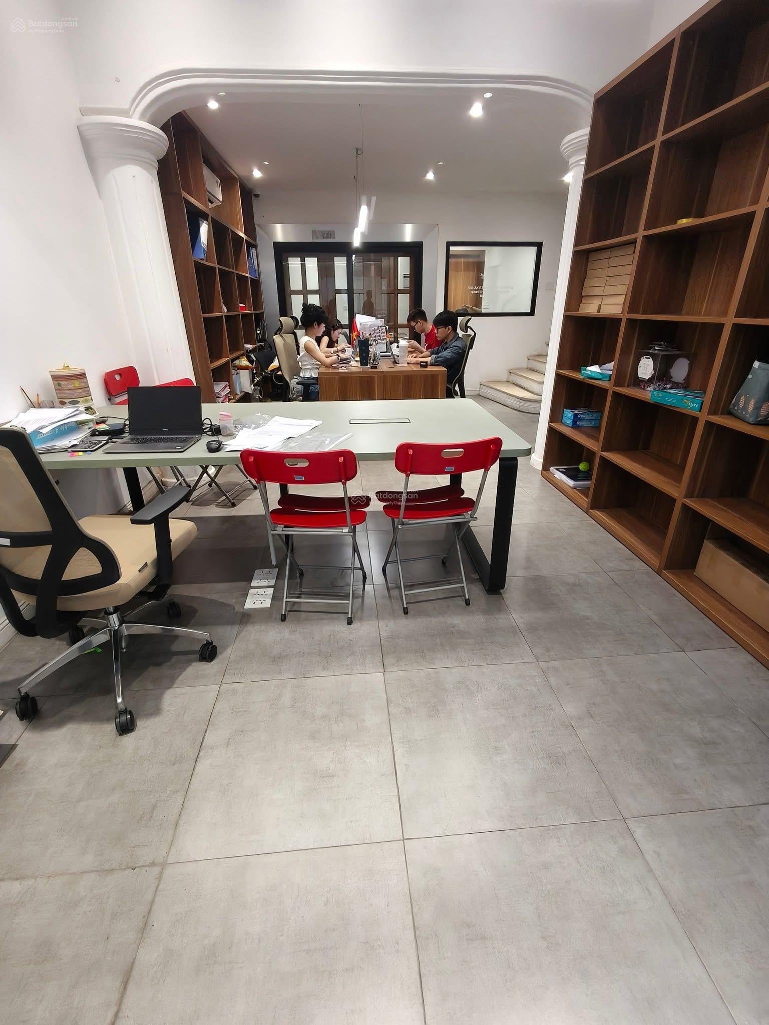 Đặng Văn Ngữ - ba bước ra Hồ Đắc Di - ngõ ô tô tránh - 2 thoáng - DT 106m2 - giá 35.5 tỷ