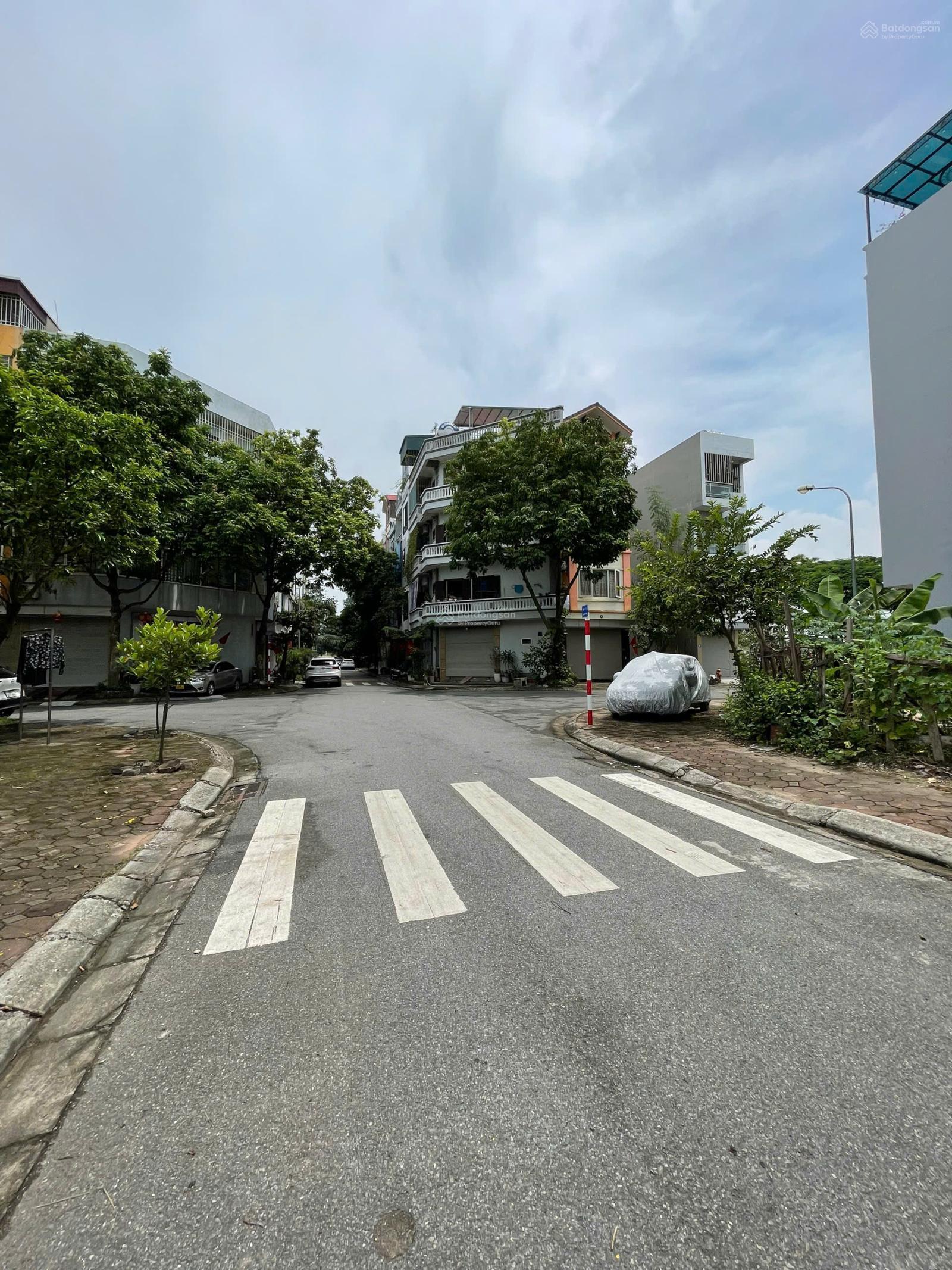 Bán đất tái định cư Giang Biên, 58m2 view vườn hoa cực đẹp
